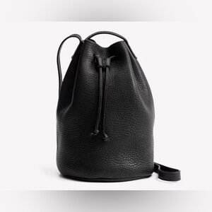 BAGGU Black Pebbled Leather Bucket Bag - Crossbody